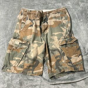 American Eagle Cargo Shorts size 32